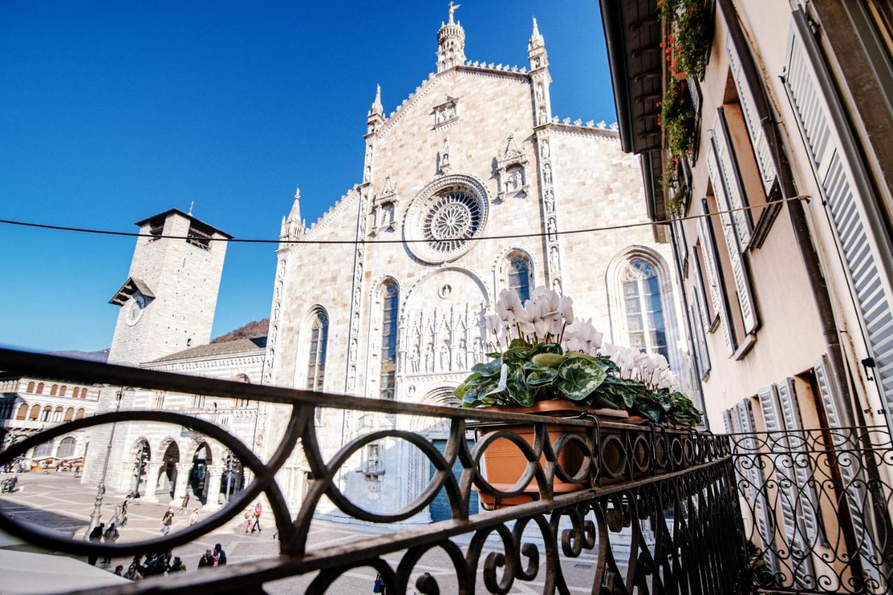 La Finestra Sul Duomo - The House Of Travelers Apartment Como Exterior photo