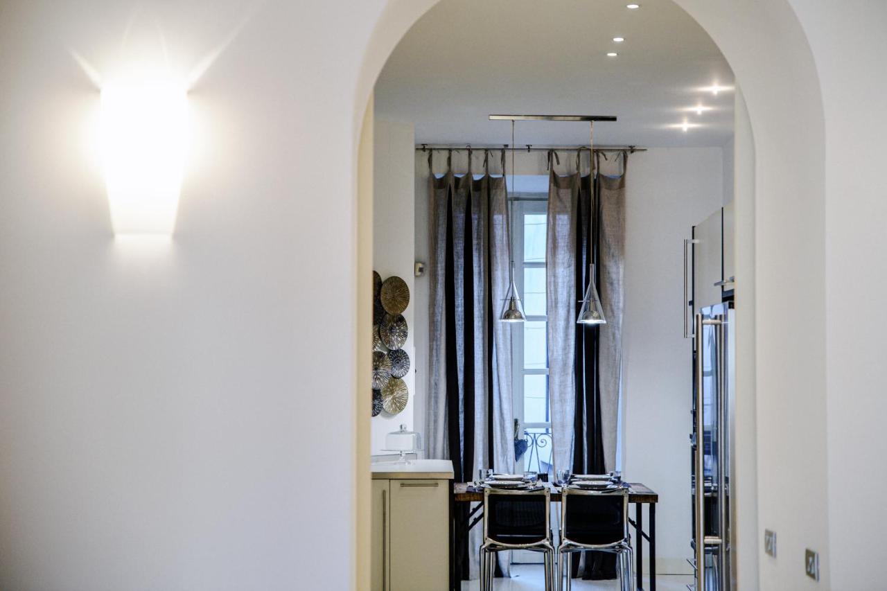 La Finestra Sul Duomo - The House Of Travelers Apartment Como Exterior photo