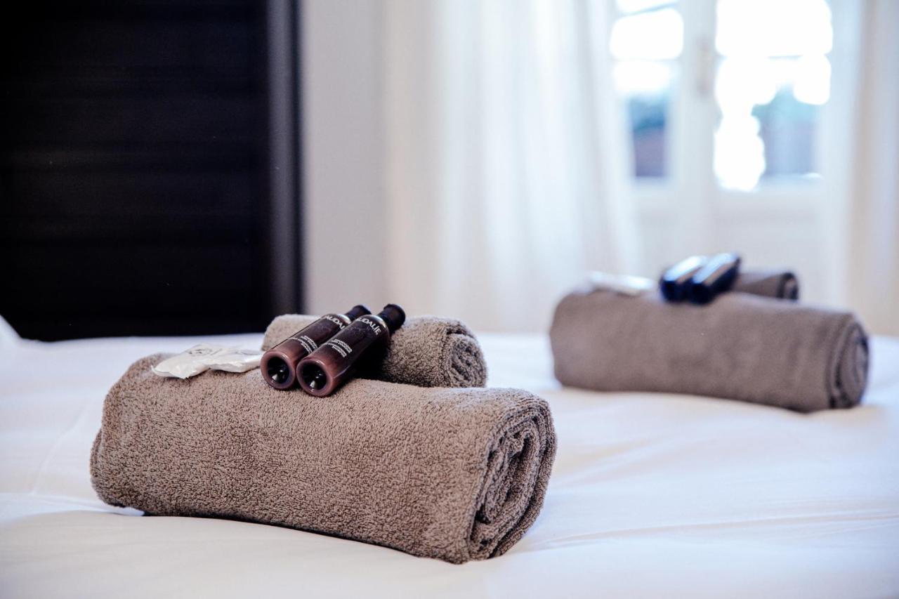 La Finestra Sul Duomo - The House Of Travelers Apartment Como Exterior photo