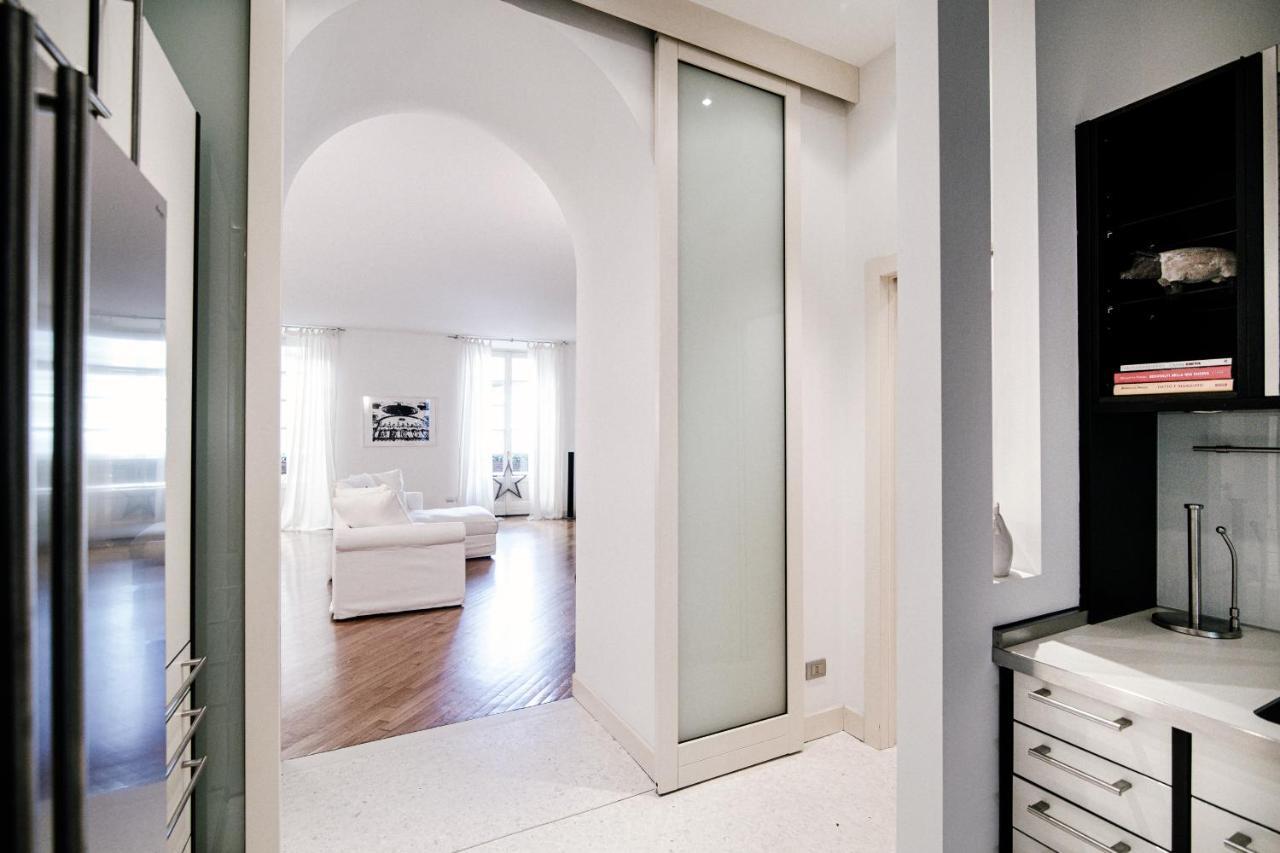 La Finestra Sul Duomo - The House Of Travelers Apartment Como Exterior photo