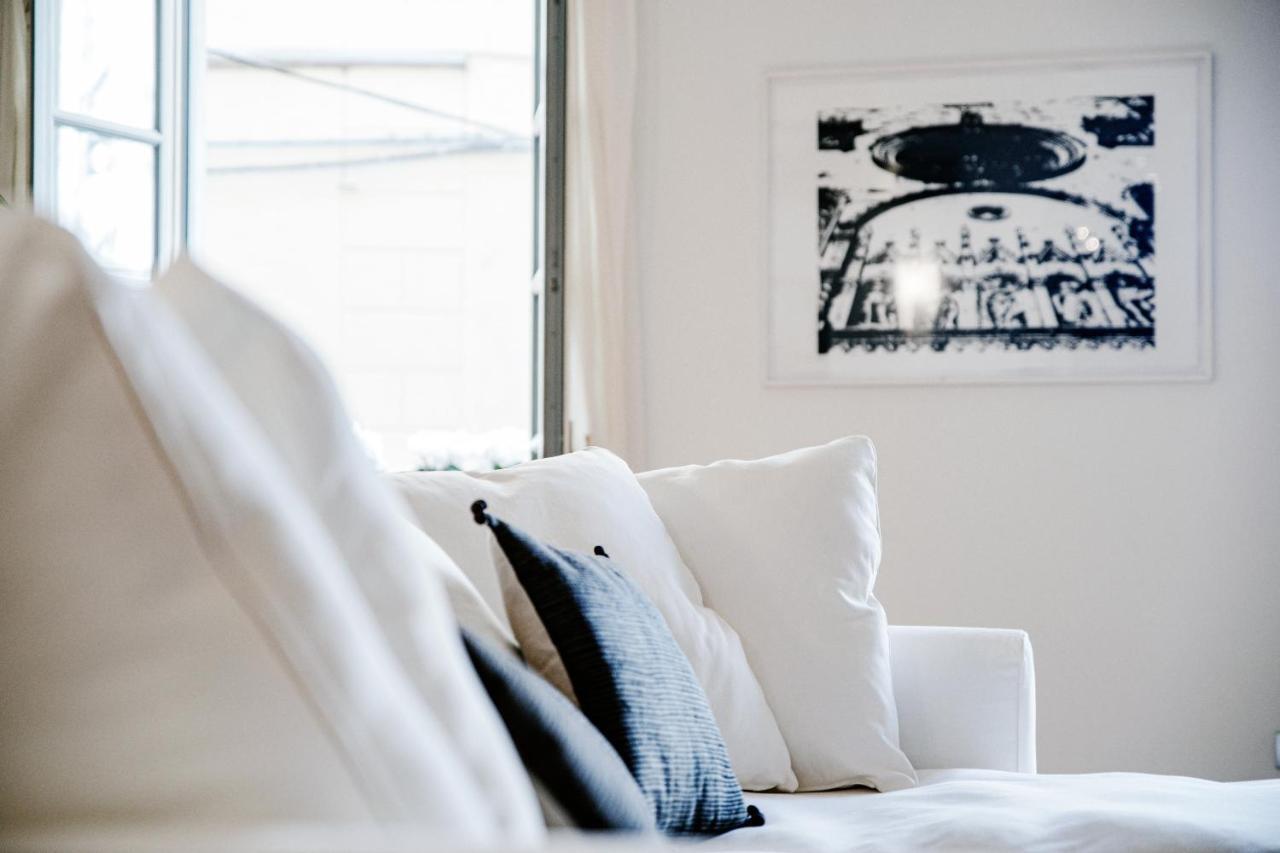 La Finestra Sul Duomo - The House Of Travelers Apartment Como Exterior photo