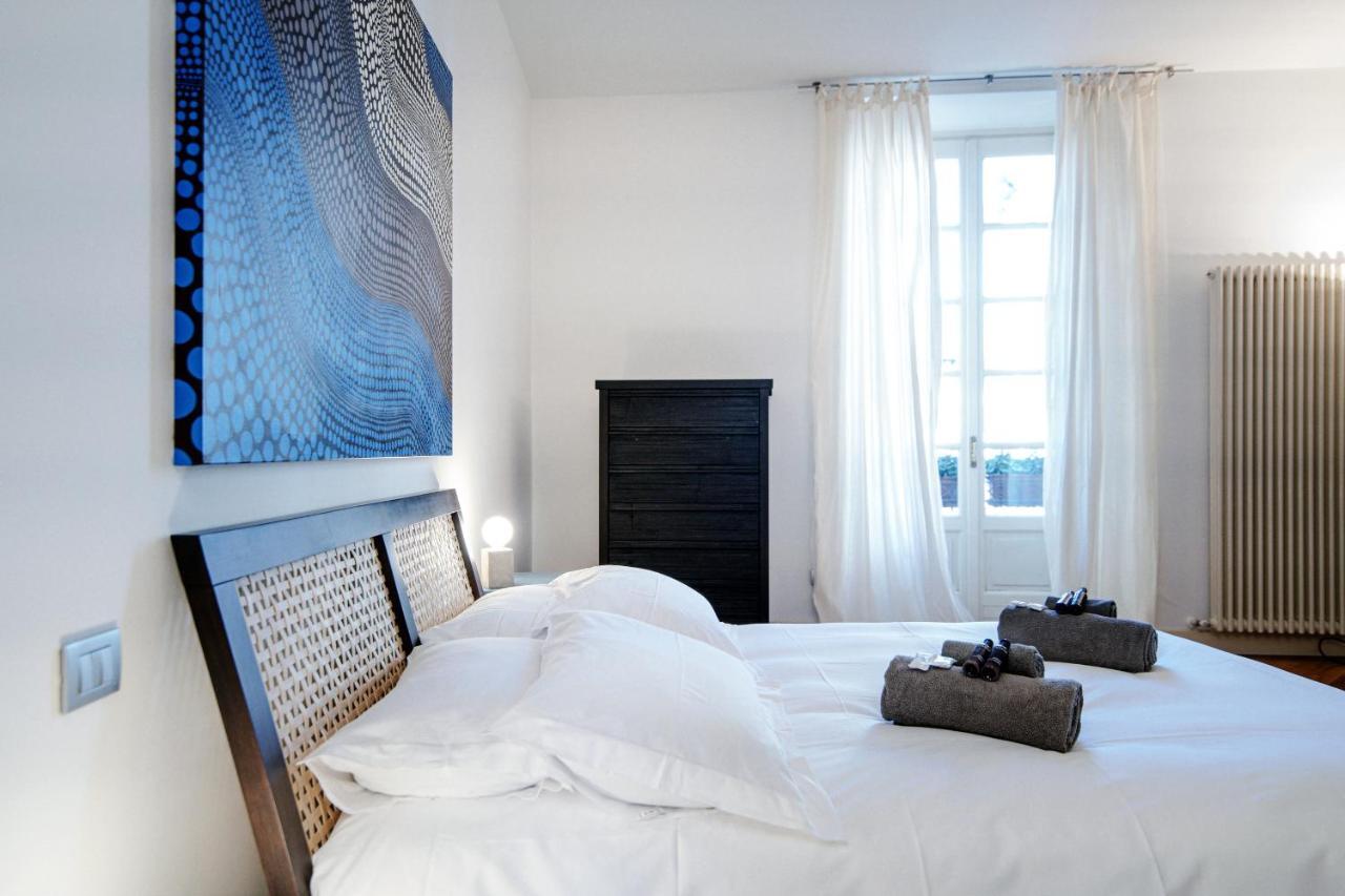 La Finestra Sul Duomo - The House Of Travelers Apartment Como Exterior photo