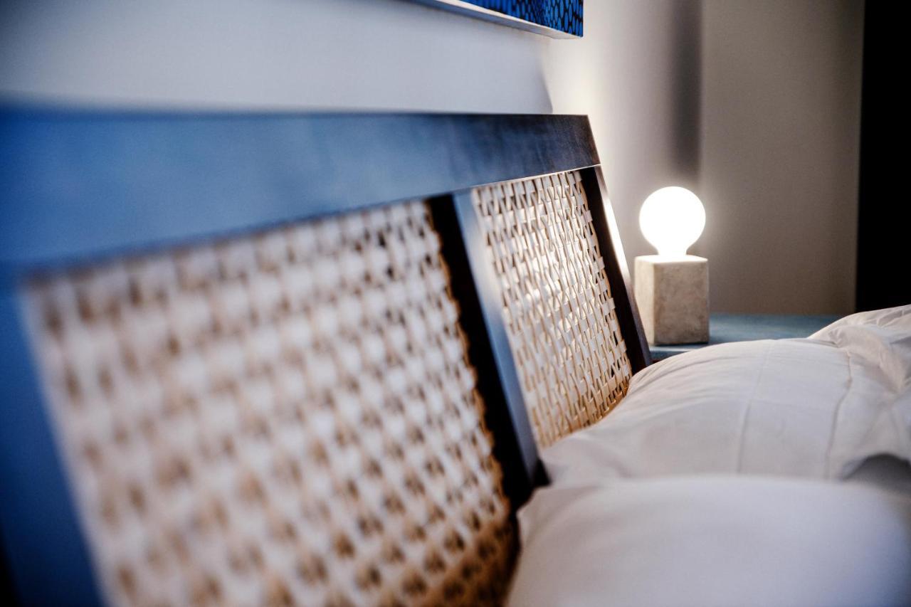 La Finestra Sul Duomo - The House Of Travelers Apartment Como Exterior photo