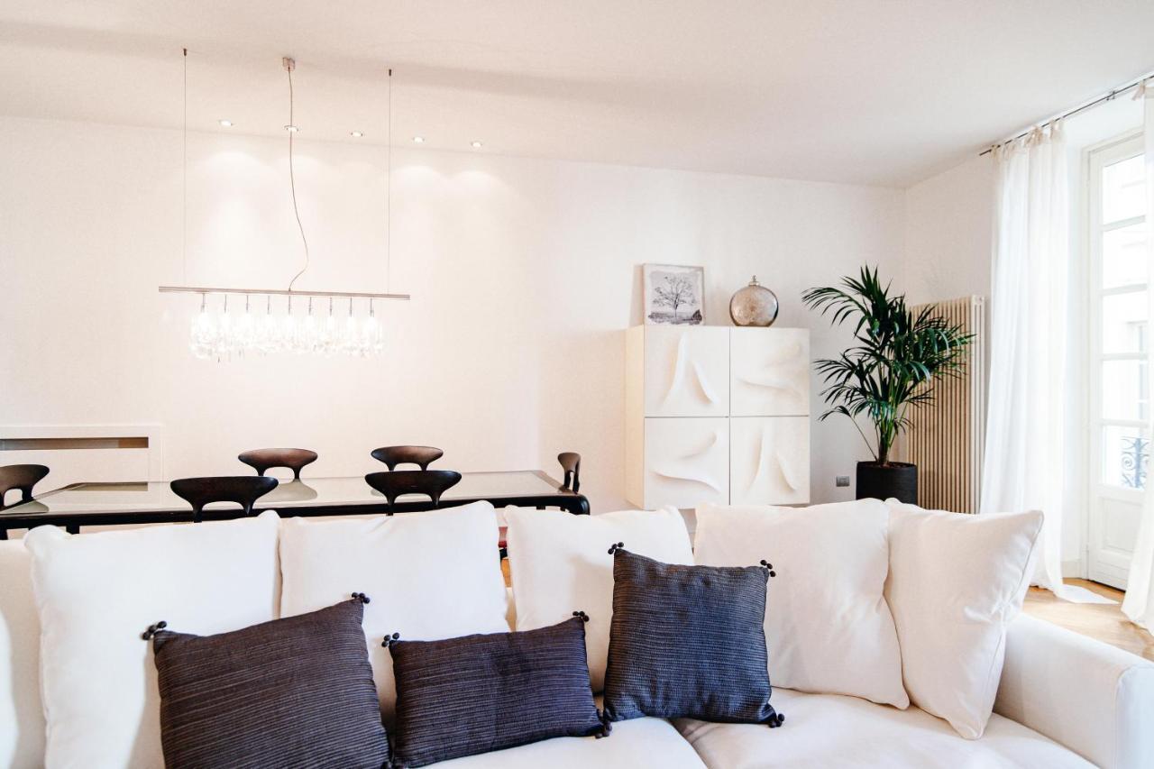 La Finestra Sul Duomo - The House Of Travelers Apartment Como Exterior photo