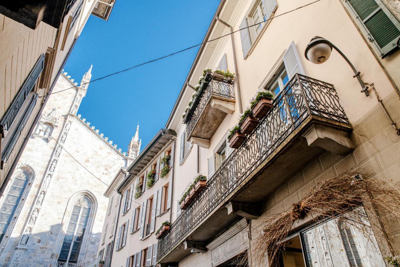 La Finestra Sul Duomo - The House Of Travelers Apartment Como Exterior photo