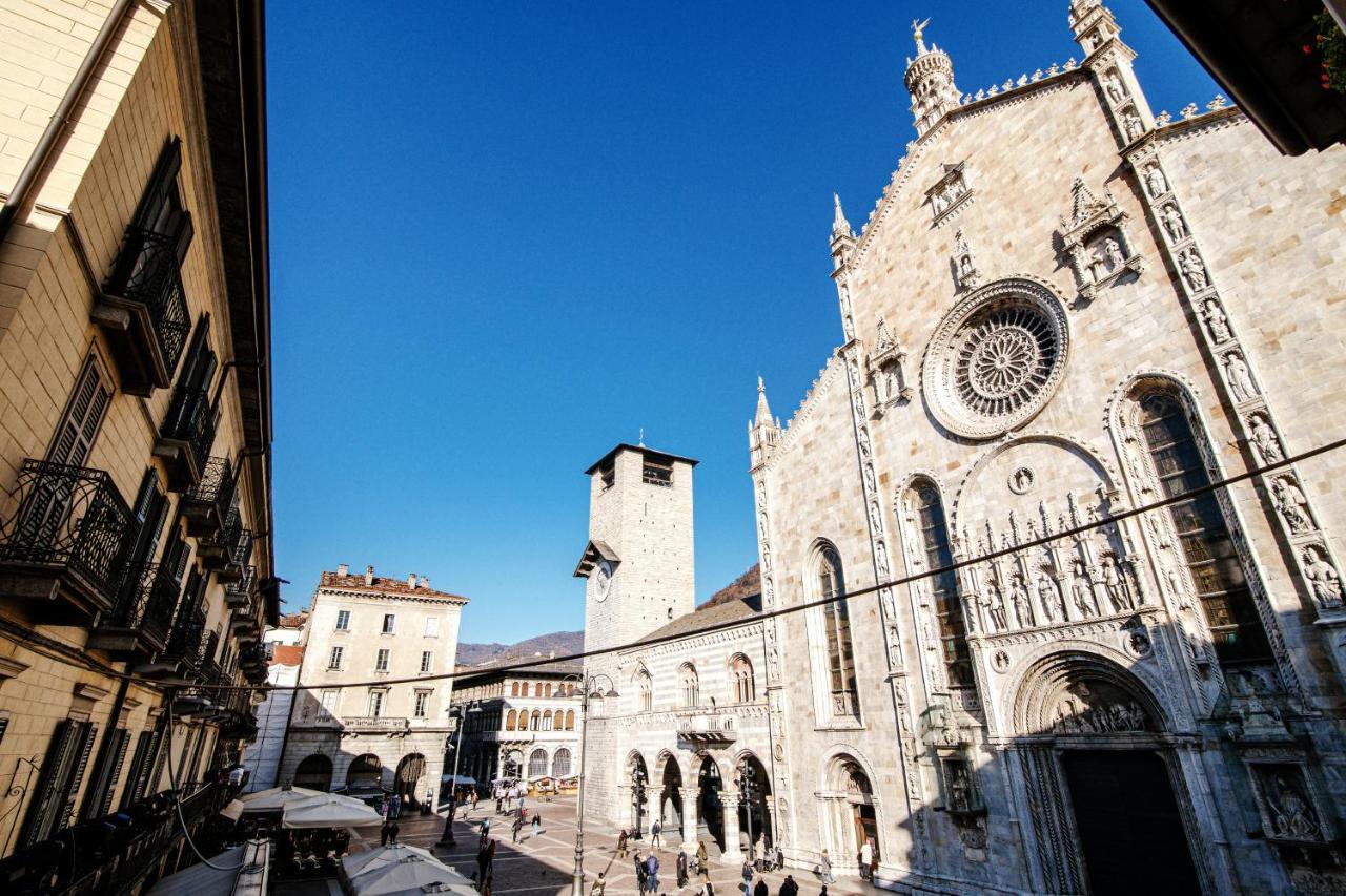 La Finestra Sul Duomo - The House Of Travelers Apartment Como Exterior photo